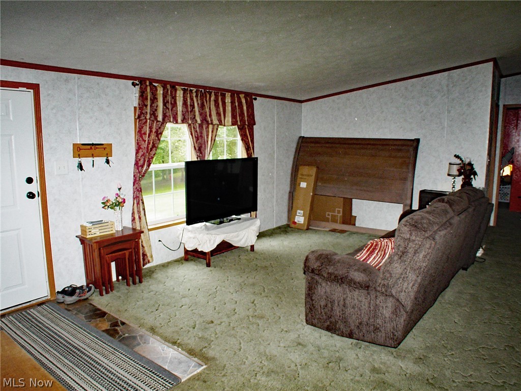 230 Grandview Road Chester, WV 26034 - Photo 3 of 25 Gallery Image 3