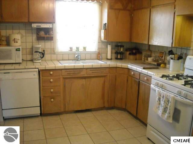 1310 North Mission Road Mount Pleasant, MI 48858 - Photo 4 of 4 1770655-3.JPG