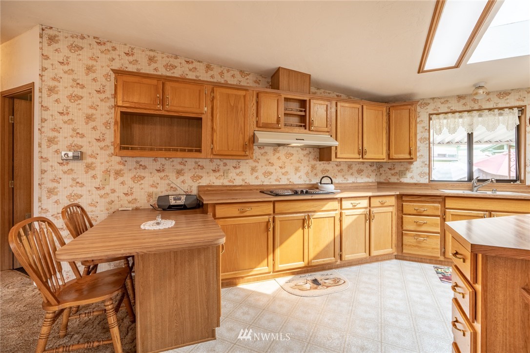 18815 128th Avenue Northeast Bothell, WA 98011 - Photo 13 of 19 Gallery Image 13