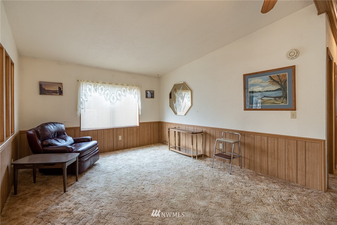 18815 128th Avenue Northeast Bothell, WA 98011 - Photo 14 of 19 Gallery Image 14