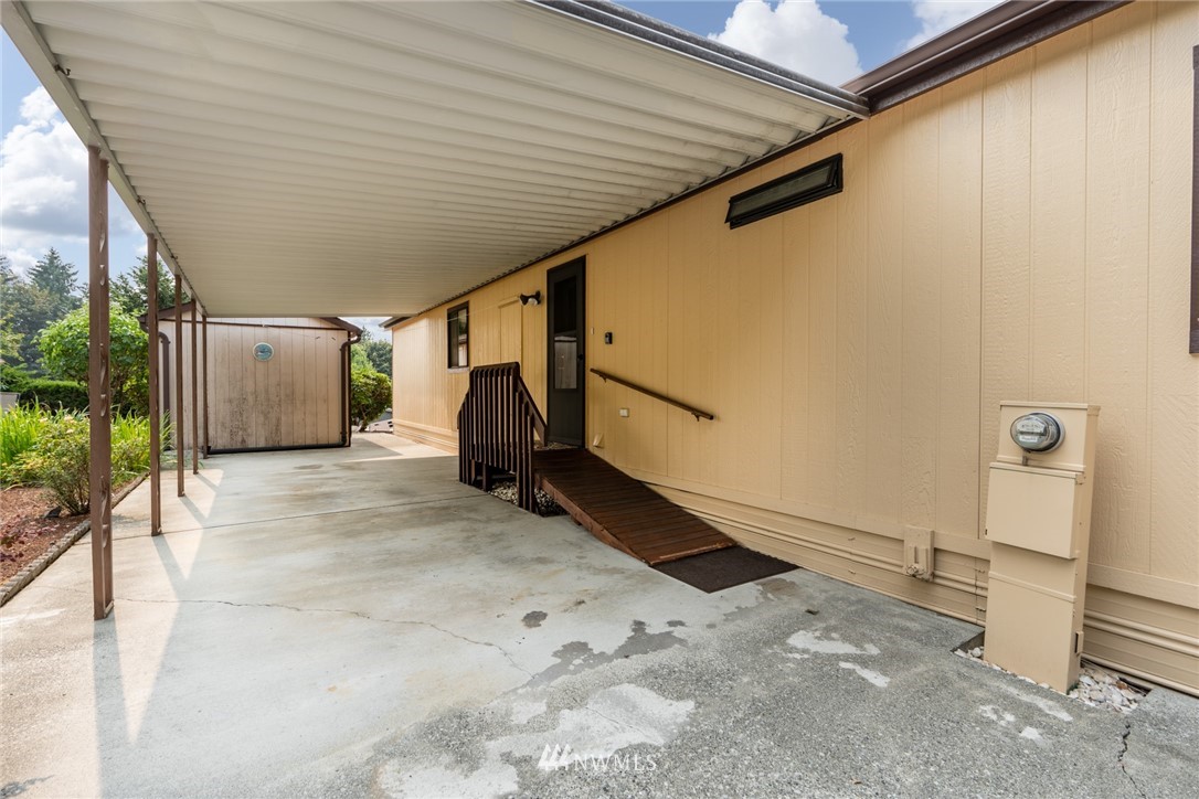 18815 128th Avenue Northeast Bothell, WA 98011 - Photo 3 of 19 Gallery Image 3