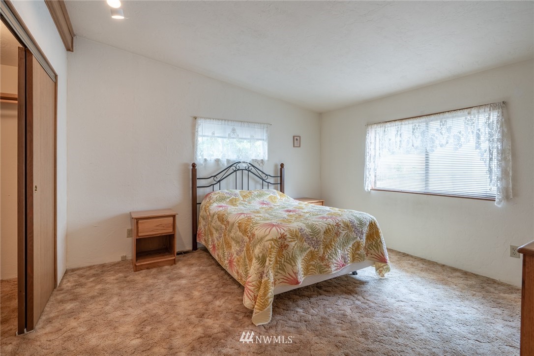 18815 128th Avenue Northeast Bothell, WA 98011 - Photo 5 of 19 Gallery Image 5