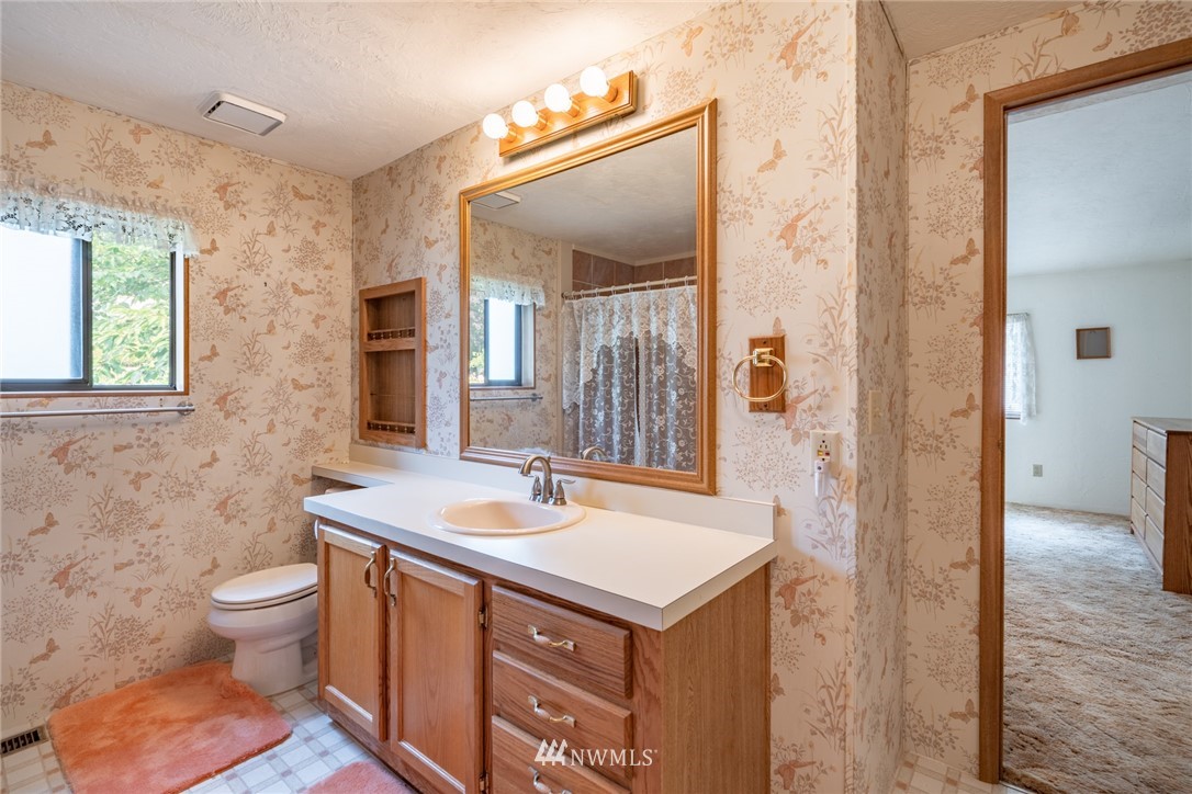 18815 128th Avenue Northeast Bothell, WA 98011 - Photo 9 of 19 Gallery Image 9