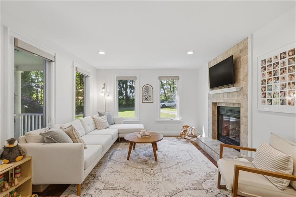 746 Crawford Road Pittsburgh, PA 15237 - Photo 10 of 31 Gallery Image 10