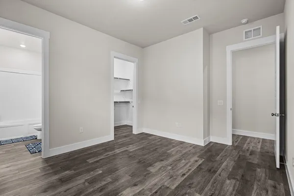 $2,532 | 865 Limmer Loop, Unit 813, Hutto, TX 78634