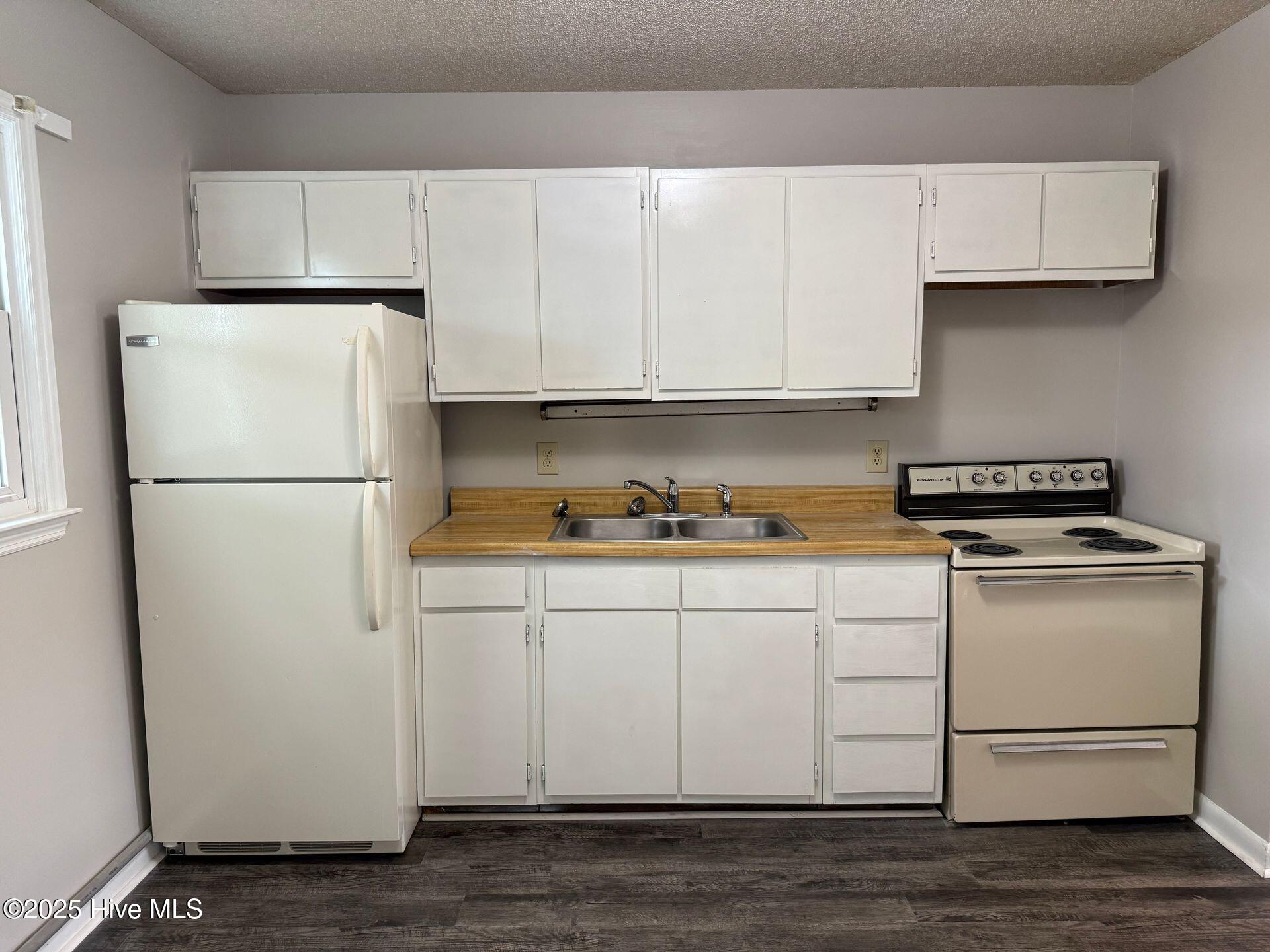 2310 Indian Drive, Unit 9 Jacksonville, NC 28546 - Photo 2 of 8 d189cd89-e915-4156-abf4-d4a63771d39e