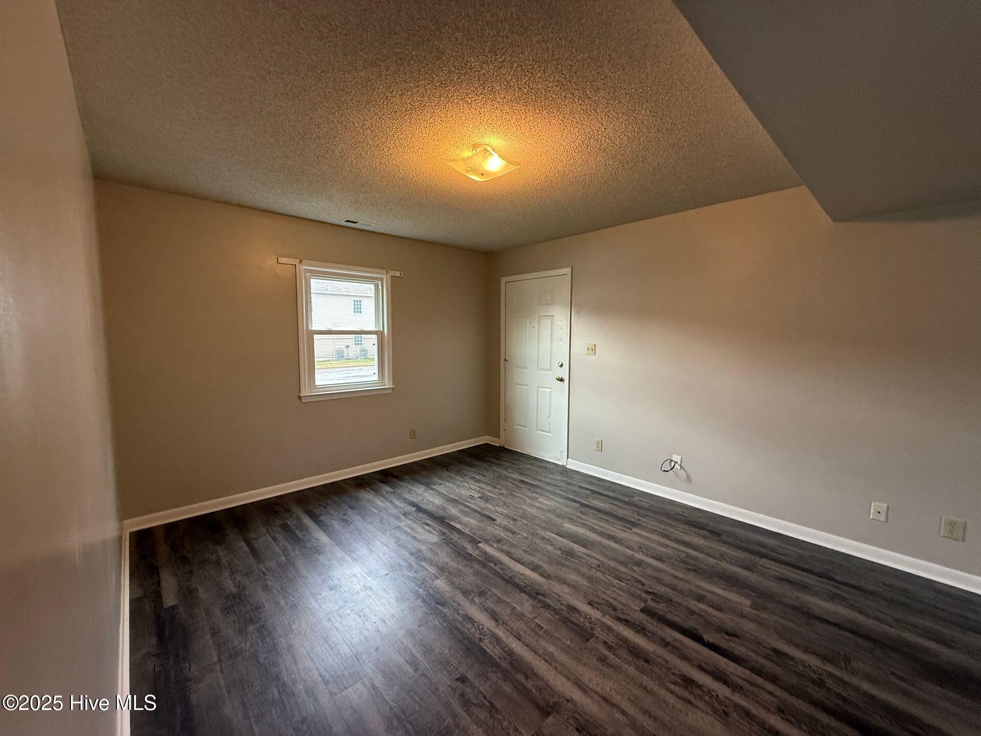 2310 Indian Drive, Unit 9 Jacksonville, NC 28546 - Photo 5 of 8 b6e56b92-a7fd-40e1-a7d0-aae7bced2e3e