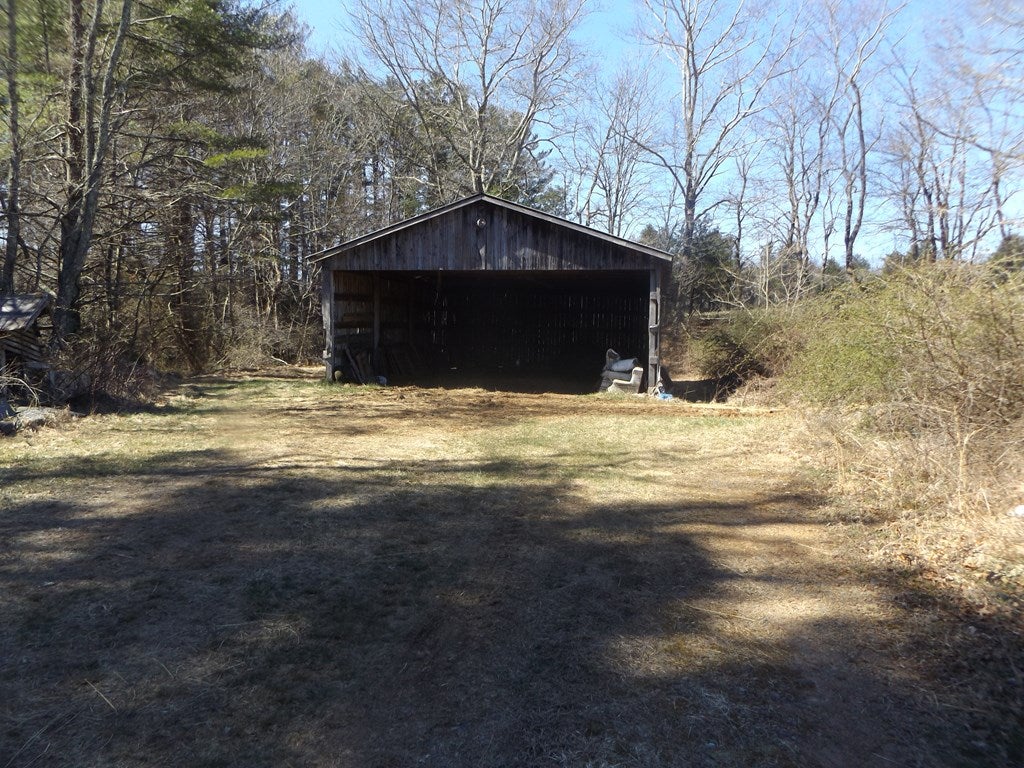 8017 Pipers Gap Road Galax, VA 24333 - Photo 27 of 43 Gallery Image 27