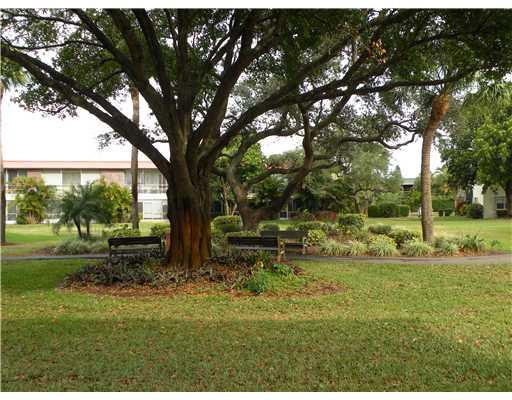 1923 Southwest Palm City Road, Unit 12E Stuart, FL 34994 - Photo 8 of 11 Gallery Image 8