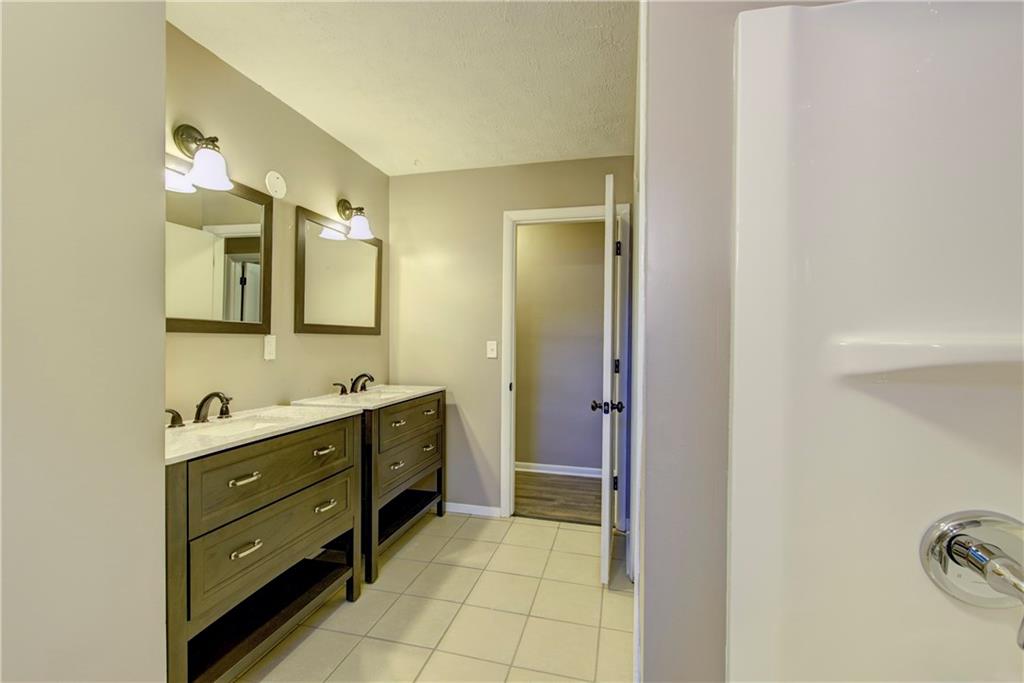 5711 Radnor Road Indianapolis, IN 46226 - Photo 17 of 19 Gallery Image 17