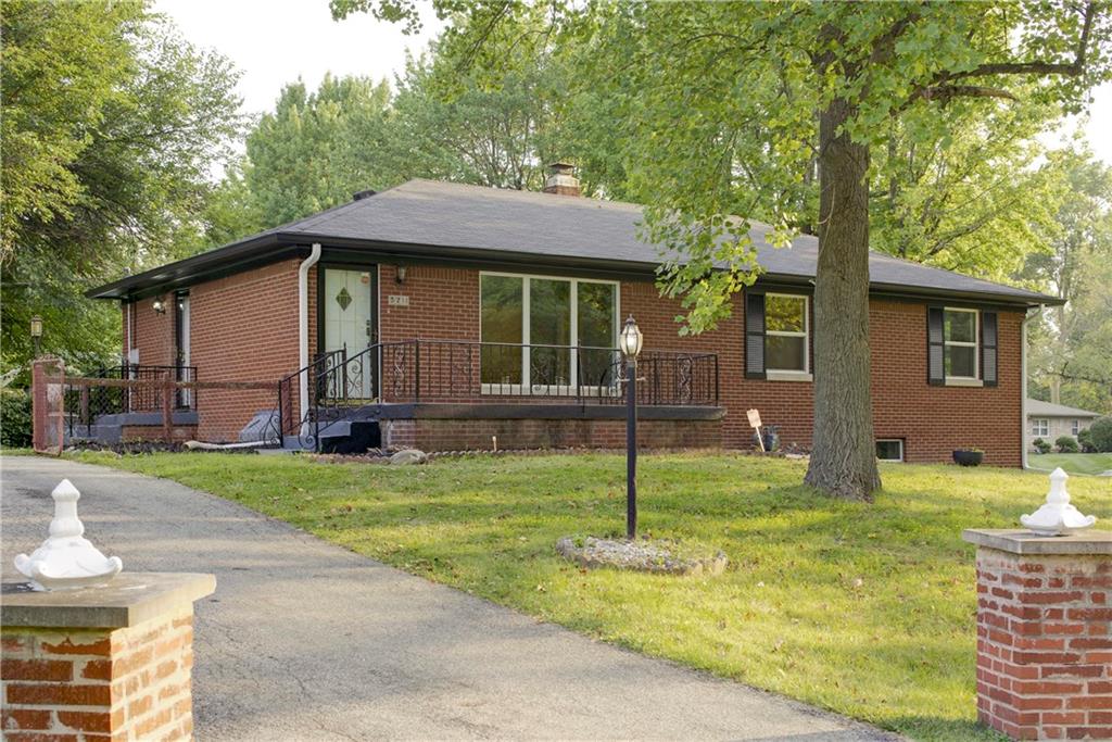5711 Radnor Road Indianapolis, IN 46226 - Photo 4 of 19 Gallery Image 4