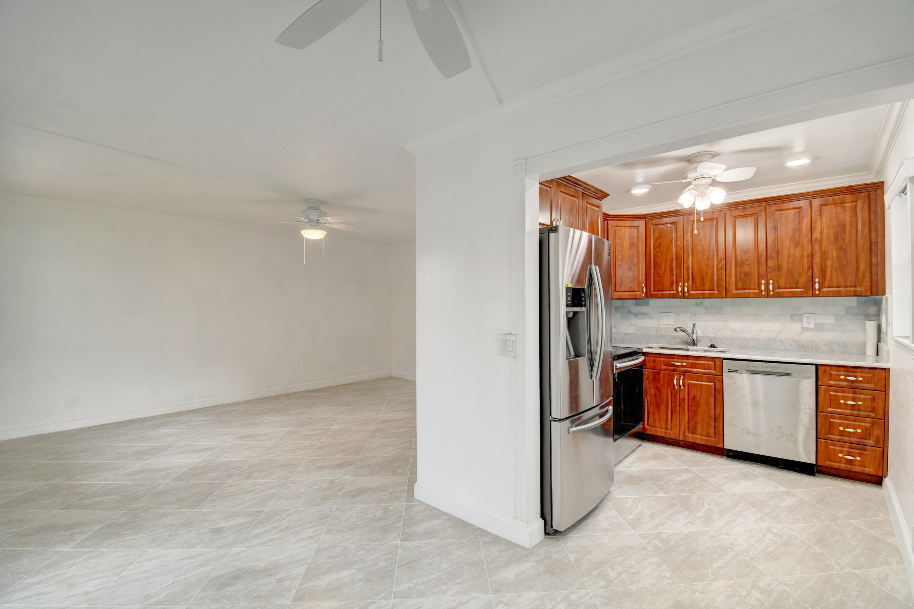 430 Mansfield K Boca Raton, FL 33434 - Photo 4 of 27 11_dsc_3416_17_18_19_20