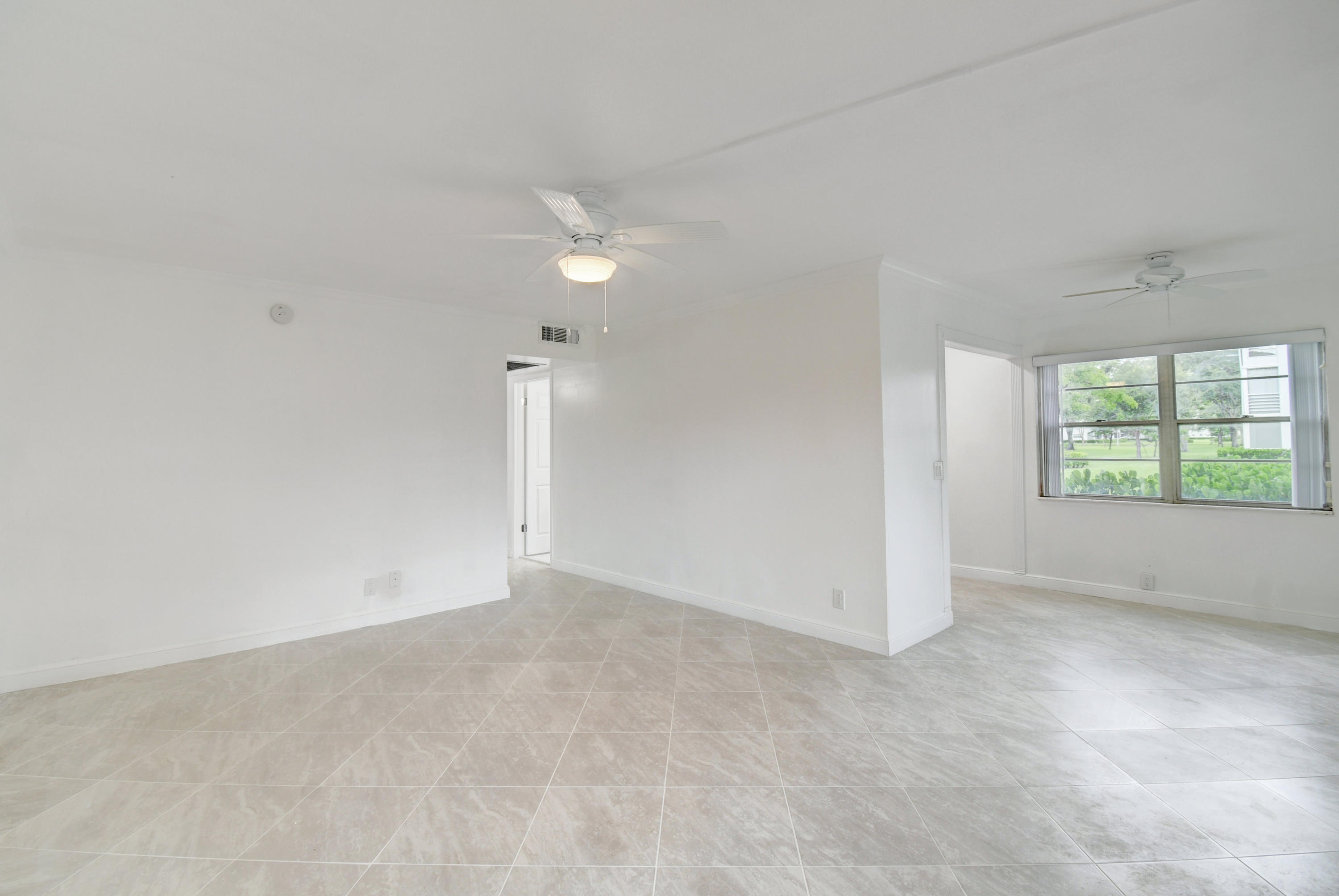 430 Mansfield K Boca Raton, FL 33434 - Photo 8 of 27 09_dsc_3396_397_398_399_400
