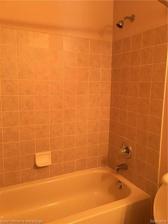 17208 Chesapeake Circle Walled Lake, MI 48390 - Photo 14 of 37 15