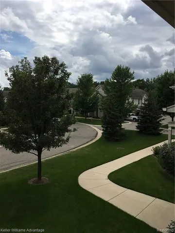 $1,850 | 17208 Chesapeake Circle, Walled Lake, MI 48390