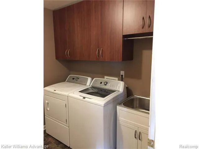 $1,850 | 17208 Chesapeake Circle, Walled Lake, MI 48390