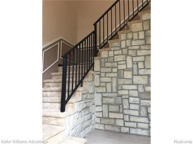 $1,850 | 17208 Chesapeake Circle, Walled Lake, MI 48390