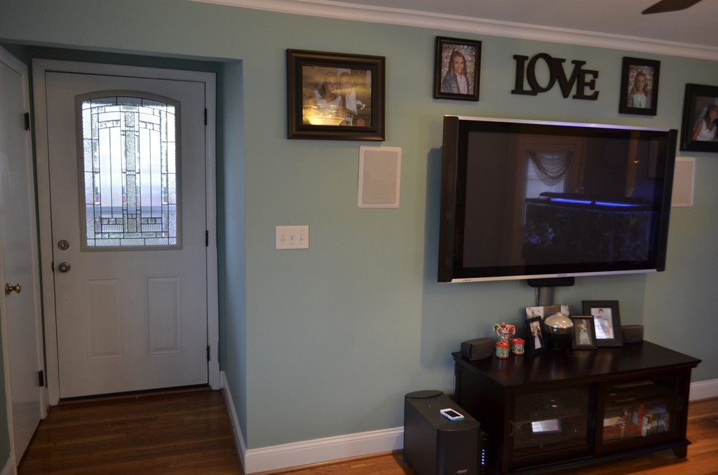 51 Cheyenne Road Springfield, MA 01109 - Photo 4 of 28
