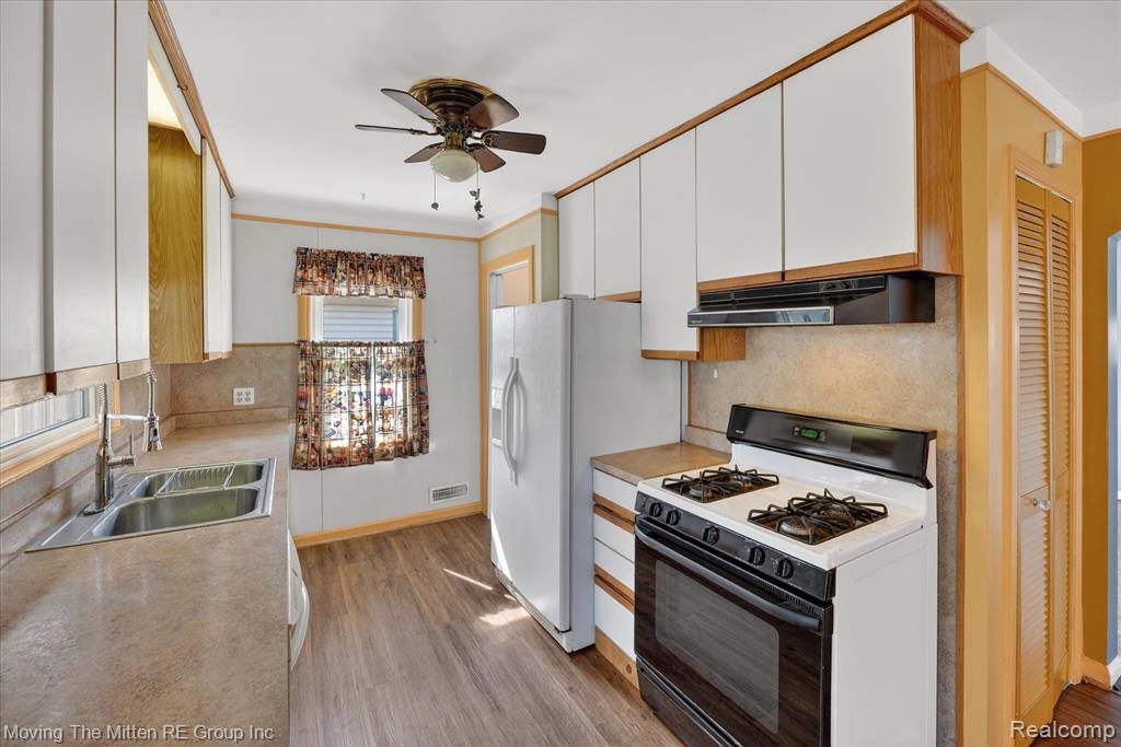 17049 Reno Street Riverview, MI 48193 - Photo 10 of 71