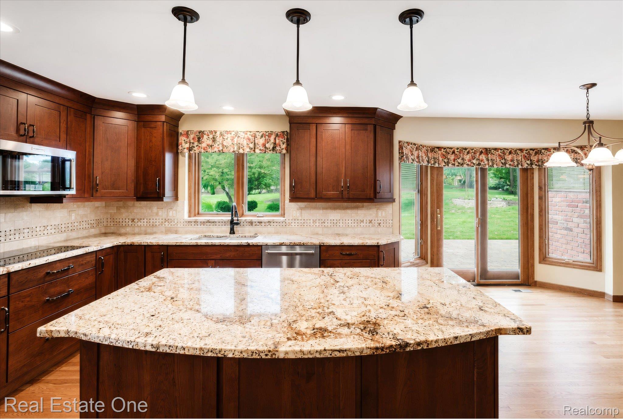 3393 Charlwood Drive Rochester, MI 48306 - Photo 12 of 60 12-013.jpg