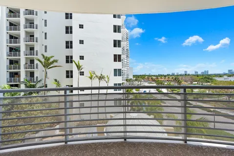 $420,000 | 1830 Radius Drive, Unit 523, Hollywood, FL 33020