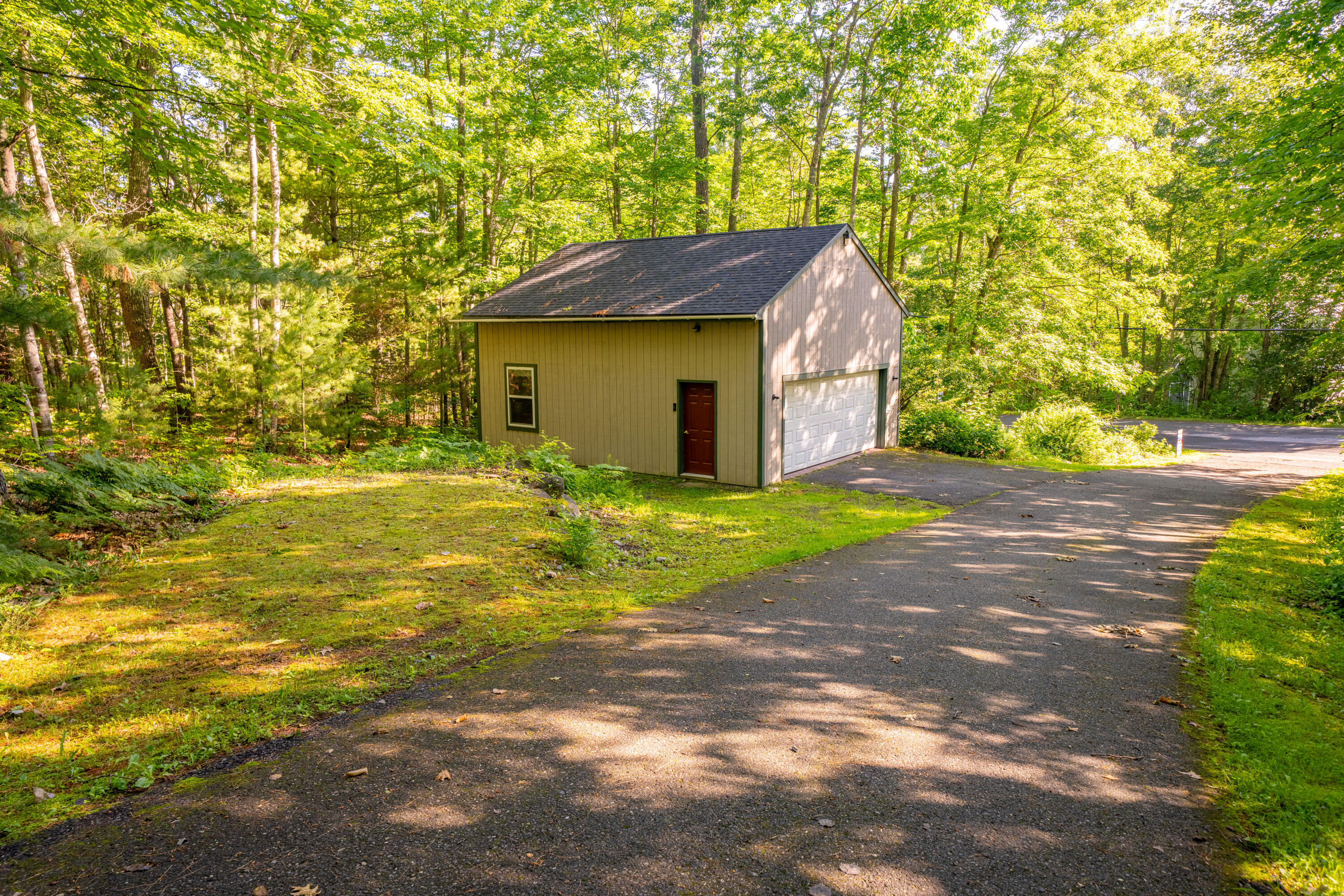 568 Bluff Road Northport, ME 04849 - Photo 41 of 45 568 Bluff Garage 2