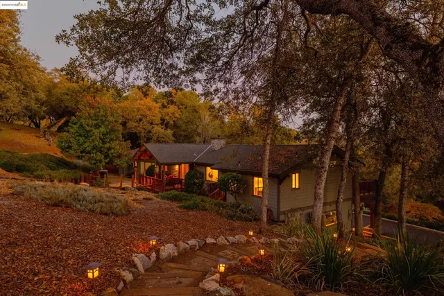 a view of a hallway with windows