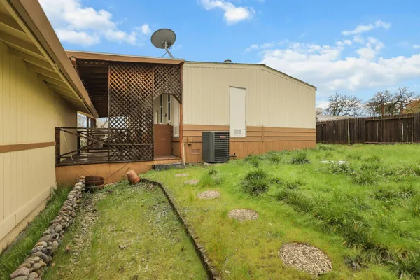 $285,000 | 836 August Way, Redding, CA 96003