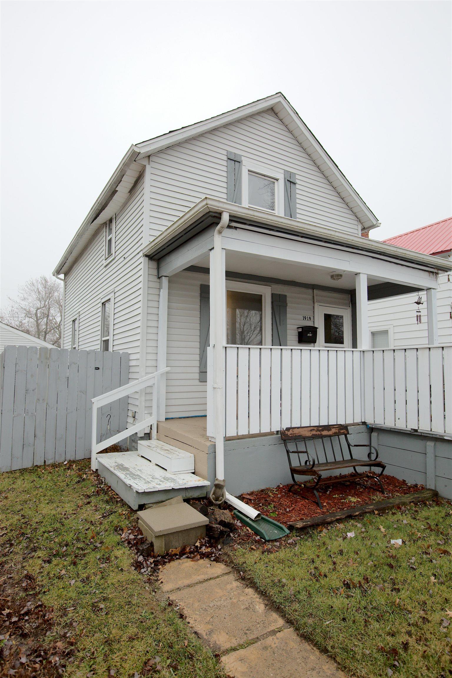 1919 Cherokee Road Fort Wayne, IN 46808 - Photo 1 of 23