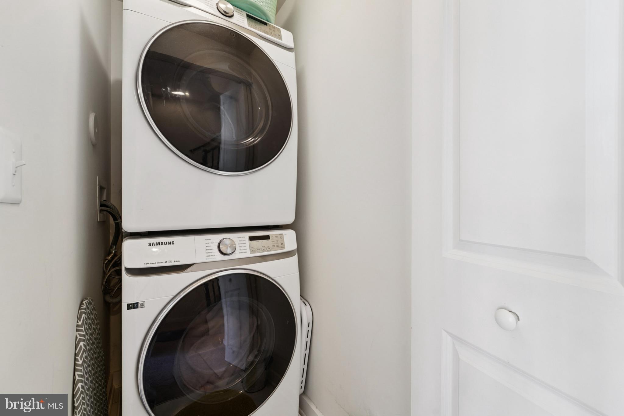 1410 Bexley Lane Frederick, MD 21701 - Photo 21 of 34 a utility room with dryer and washer
