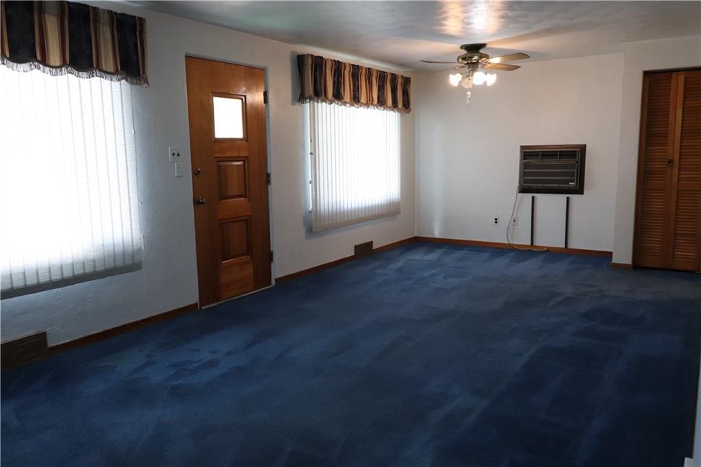 2012 Spring Hill Road Pittsburgh, PA 15243 - Photo 4 of 34 Gallery Image 4