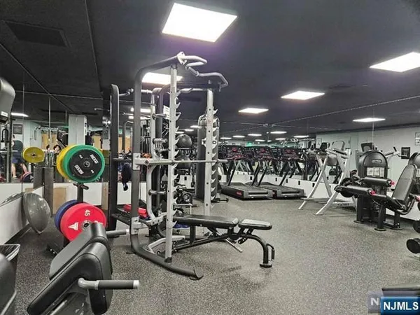 $3,000 | 807 Hudson Park, Edgewater, NJ 07020