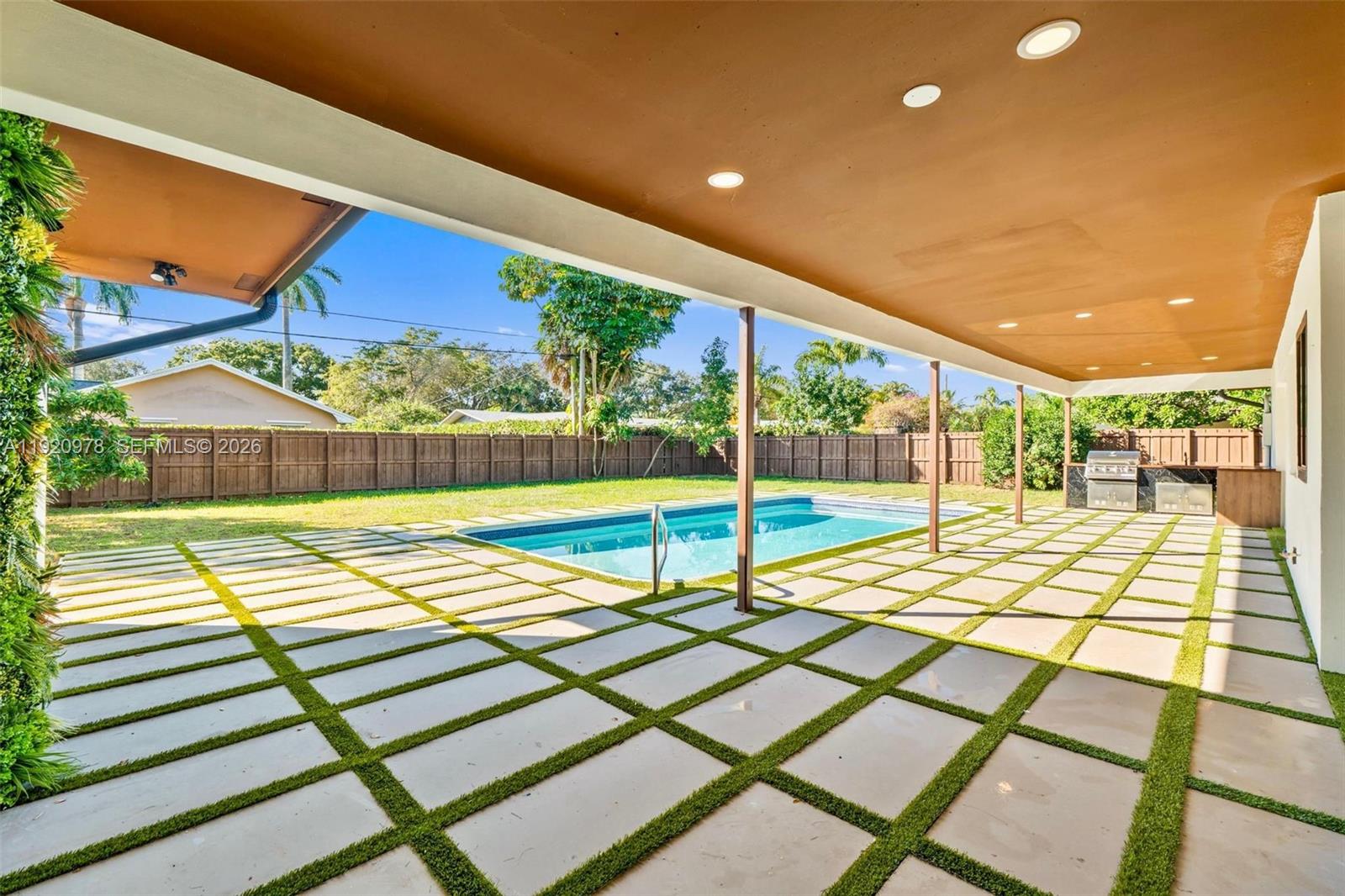 7020 Plantation Road Plantation, FL 33317 - Photo 12 of 34 Gallery Image 12