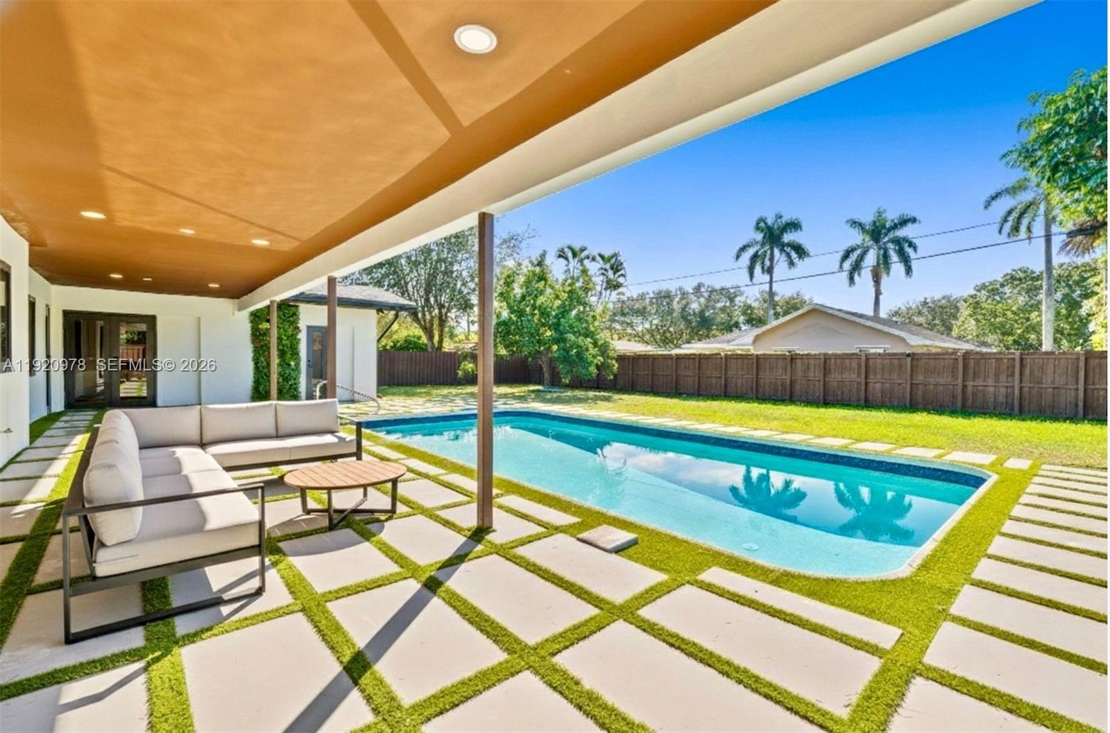 7020 Plantation Road Plantation, FL 33317 - Photo 13 of 34 Gallery Image 13