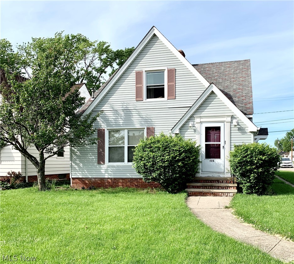 7618 Ridgefield Avenue Parma, OH 44129 - Photo 2 of 30