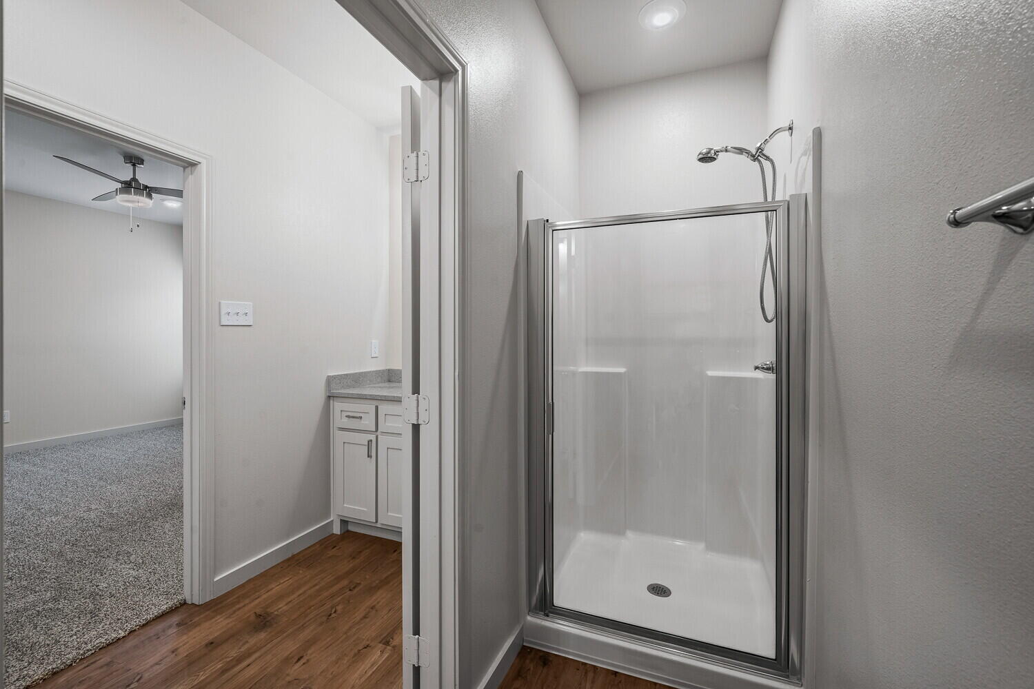 7006 40th Street, Unit B Lubbock, TX 79407 - Photo 12 of 20 7002 40th St B grey counters-13