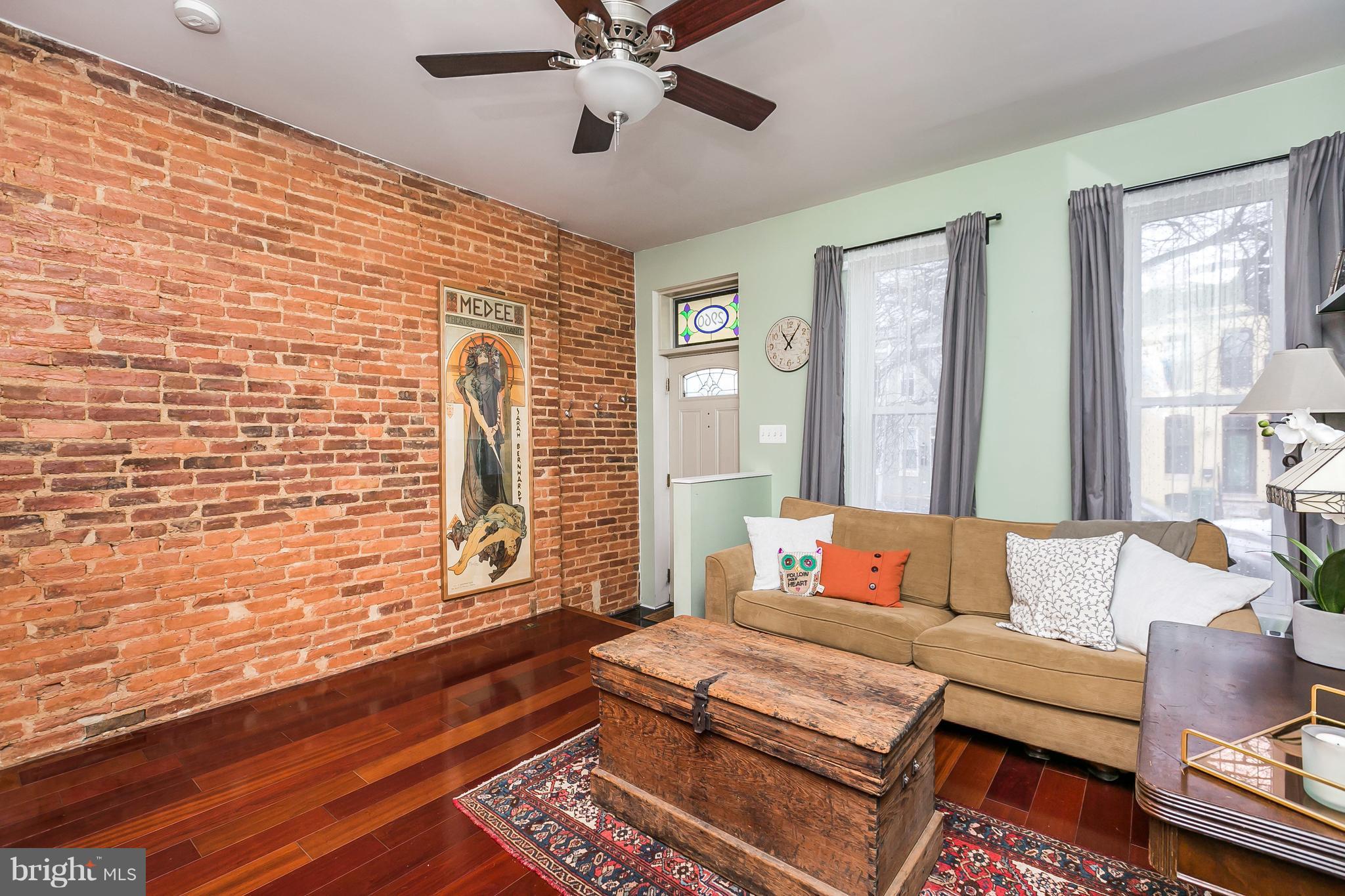 2960 Keswick Road Baltimore, MD 21211 - Photo 3 of 27 Living Room