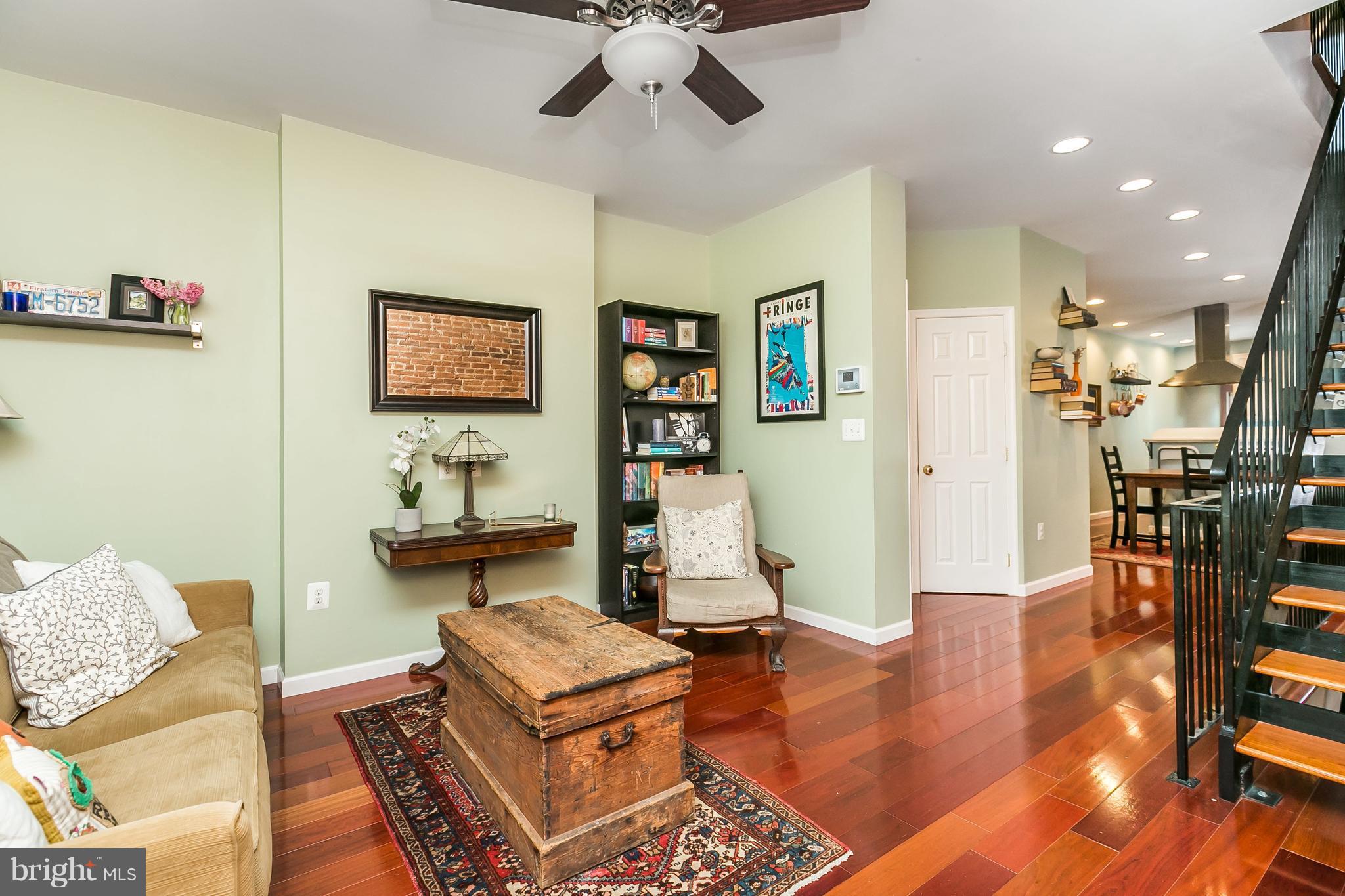 2960 Keswick Road Baltimore, MD 21211 - Photo 4 of 27 Living Room