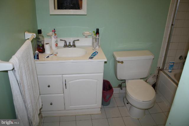 804 North York Road Sterling, VA 20164 - Photo 6 of 12 Bath