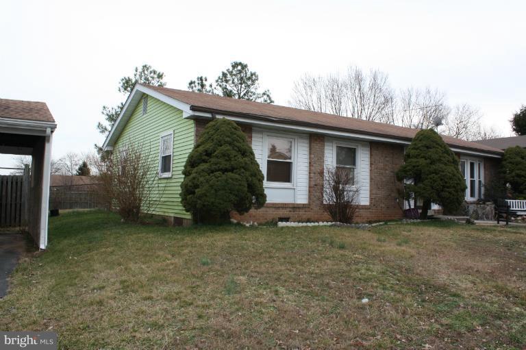 804 North York Road Sterling, VA 20164 - Photo 7 of 12 Exterior (Rear)
