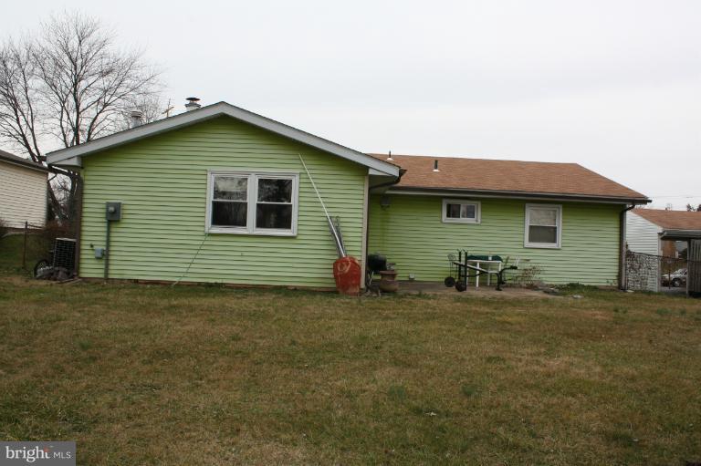 804 North York Road Sterling, VA 20164 - Photo 9 of 12 Exterior (Rear)