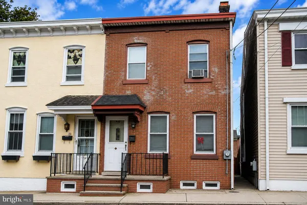 $2,100 | 35 Emory Avenue, Trenton, NJ 08611
