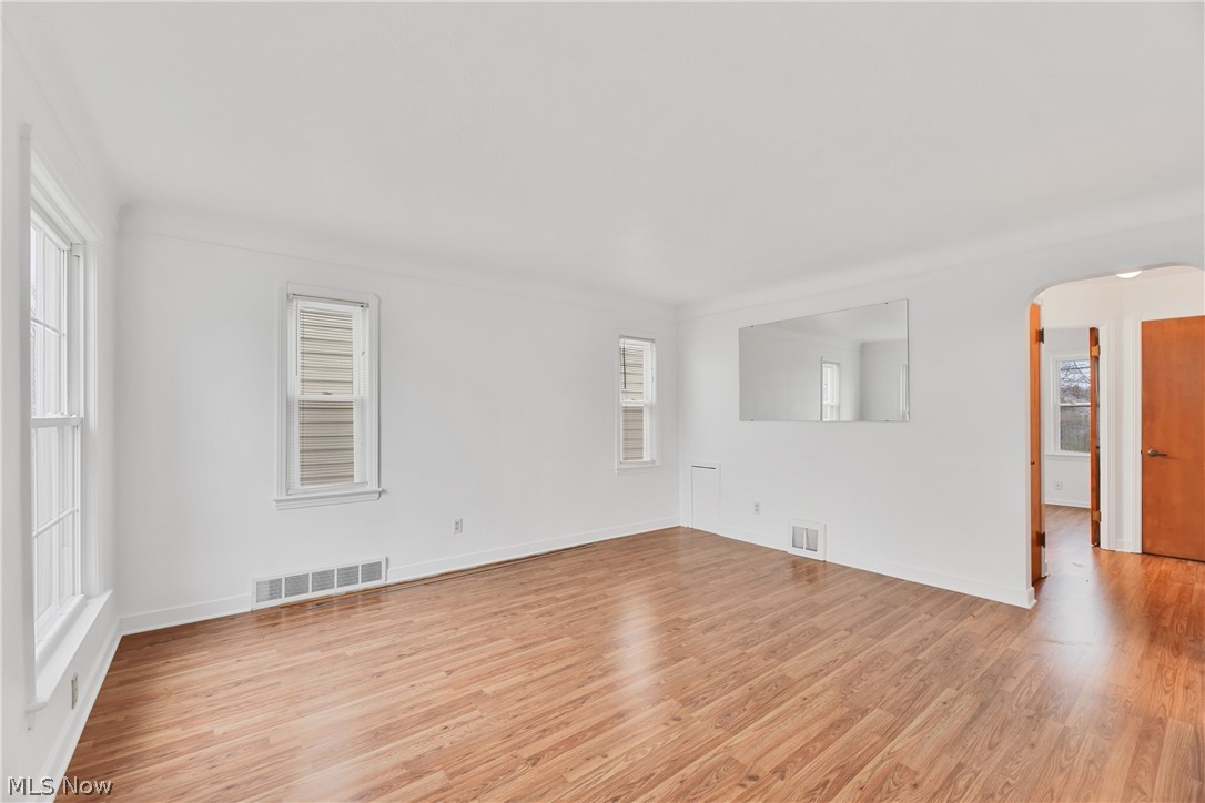 13204 Orme Road Cleveland, OH 44125 - Photo 5 of 35 Gallery Image 5