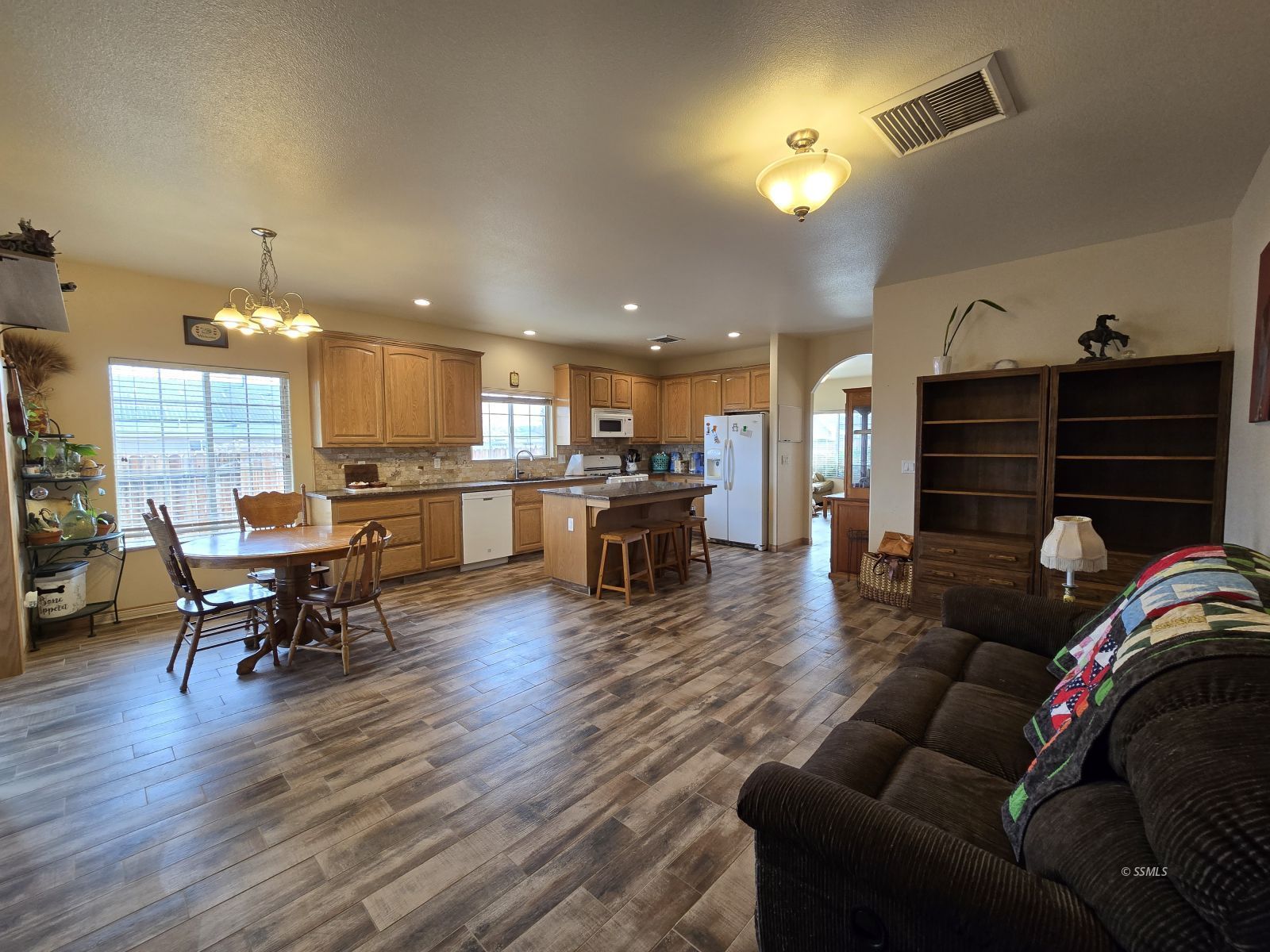 1100 West Vulcan Avenue Ridgecrest, CA 93555 - Photo 7 of 19 Gallery Image 7