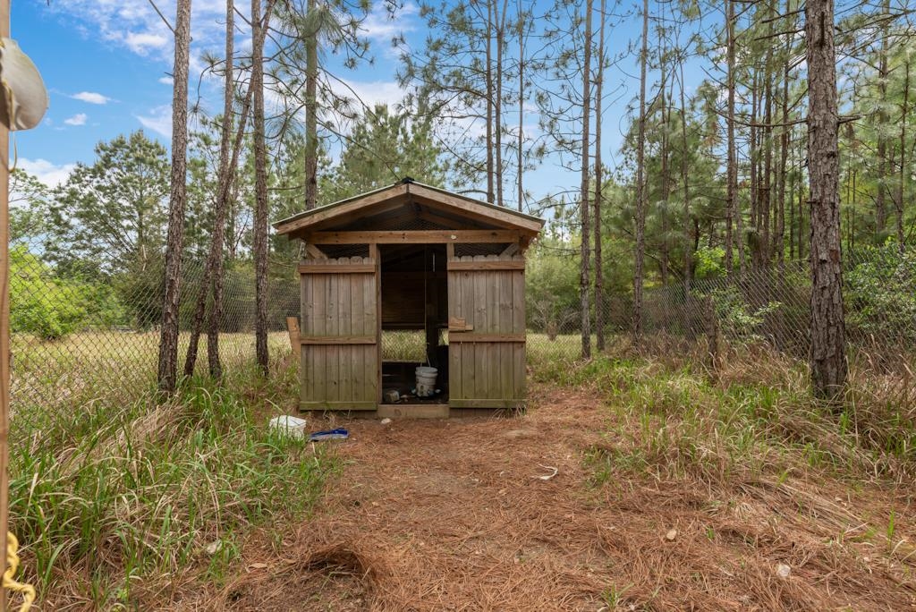 13742 Roberts Road Loxley, AL 36551 - Photo 13 of 18 Chicken Coop