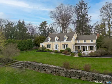 $2,395,000 | 3 Holmewood Lane, New Canaan, CT 06840