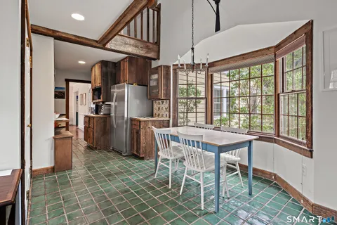 $2,395,000 | 3 Holmewood Lane, New Canaan, CT 06840