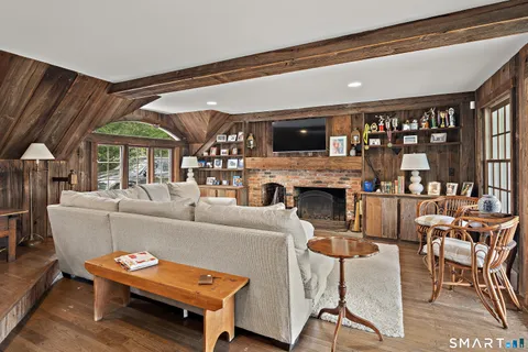 $2,395,000 | 3 Holmewood Lane, New Canaan, CT 06840