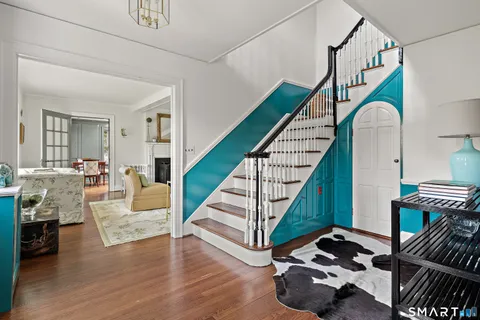 $2,395,000 | 3 Holmewood Lane, New Canaan, CT 06840