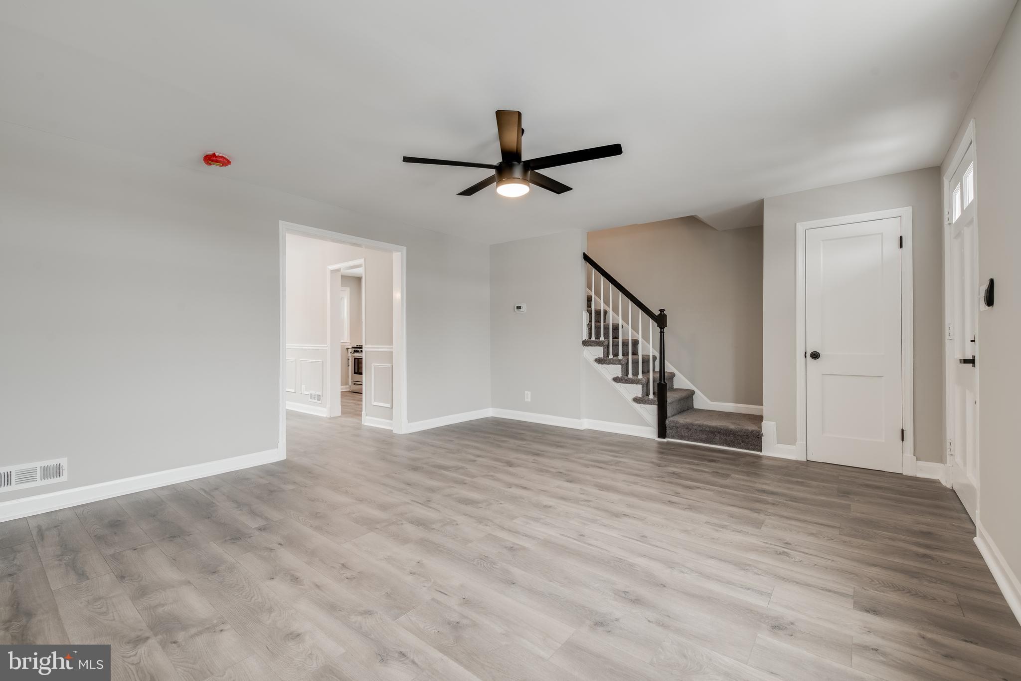 6162 Regent Park Road Baltimore, MD 21228 - Photo 3 of 36